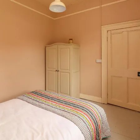 Newtown East بيت للعطل