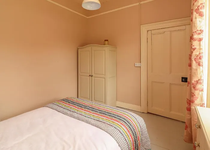 Newtown East Nyaraló