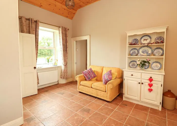 Newtown East Nyaraló