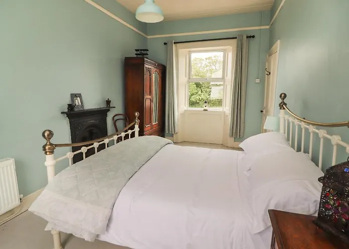 Newtown East Nyaraló *